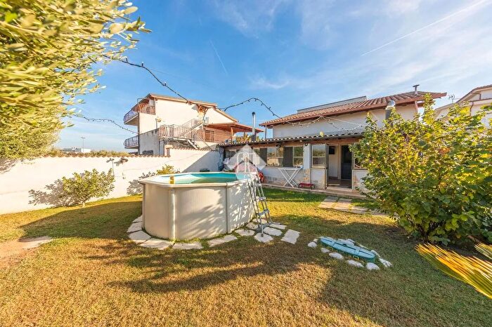 Casa quadrilocale in vendita in Via Casilina, Roma