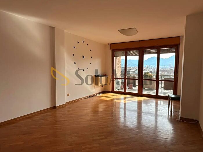 Appartamento trilocale in affitto in Via Vittorio Alfieri, Terni