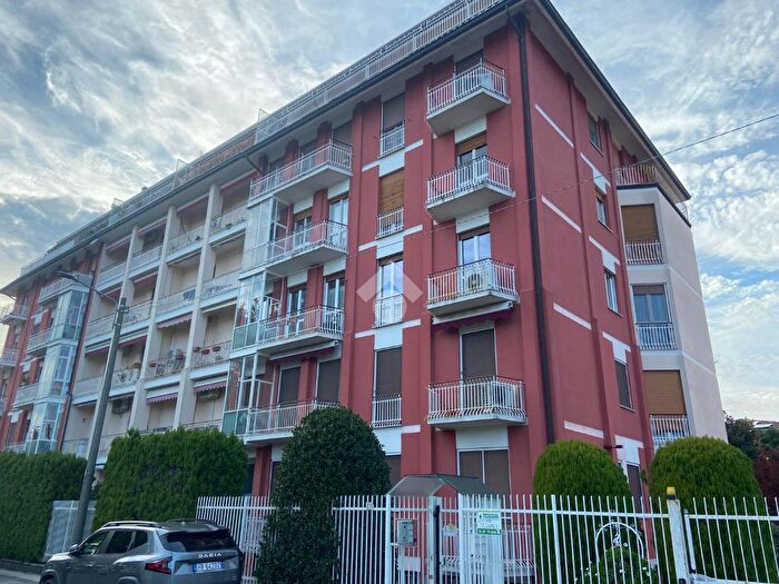 Appartamento trilocale in vendita in Via Monte Nero, Corbetta