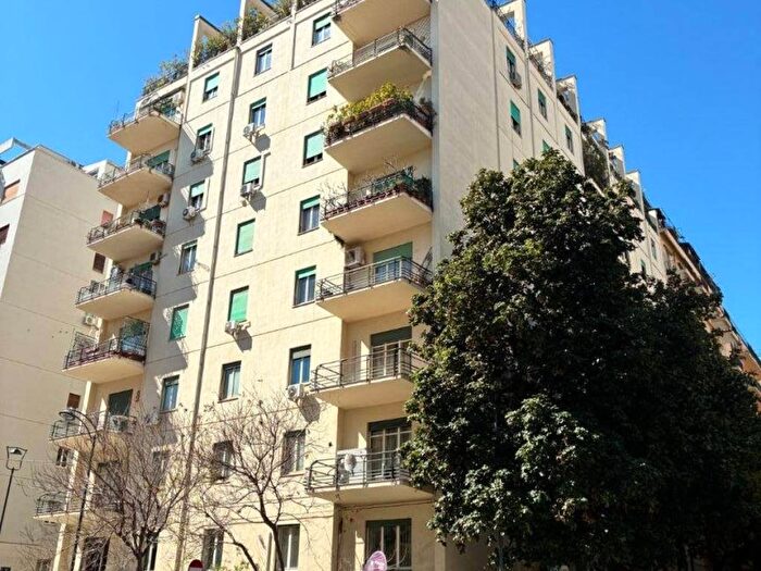 Appartamento con 6 locali in affitto in Via Siracusa, Politeama Ruggiero Settimo, Palermo
