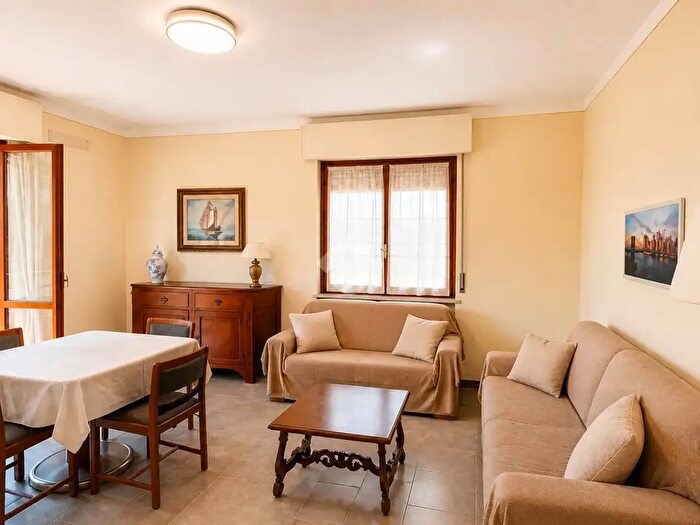 Appartamento trilocale in vendita in Desenzano Del Garda