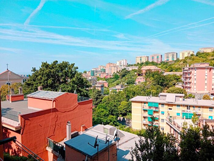 Appartamento bilocale in affitto in Via Coronata, Cornigliano, Genova