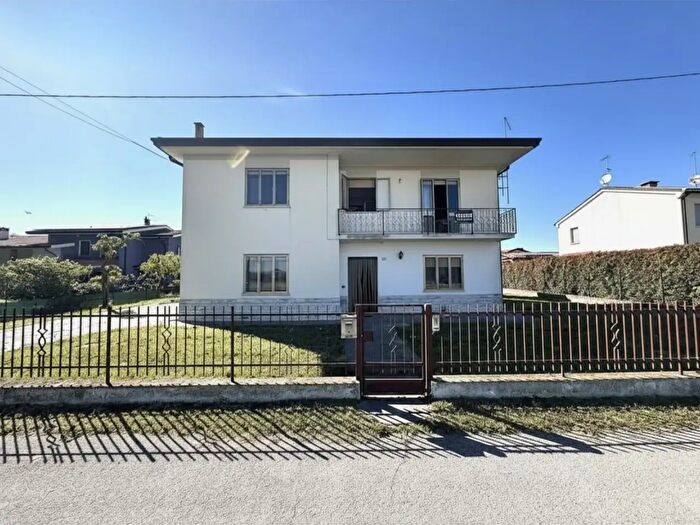 Casa con 5 locali in vendita in Via Gasparolo, SantElena