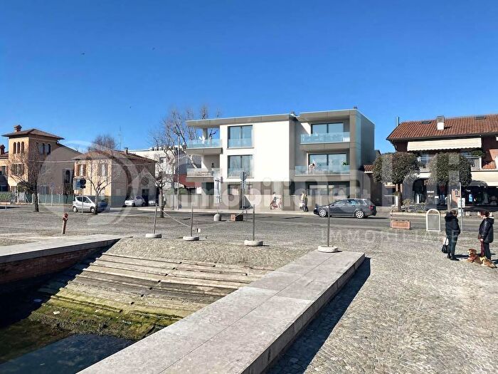 Appartamento quadrilocale in vendita in Viale Oriani, Cervia