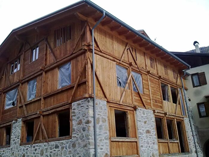 Appartamento quadrilocale in vendita in Via Colombo, Peio