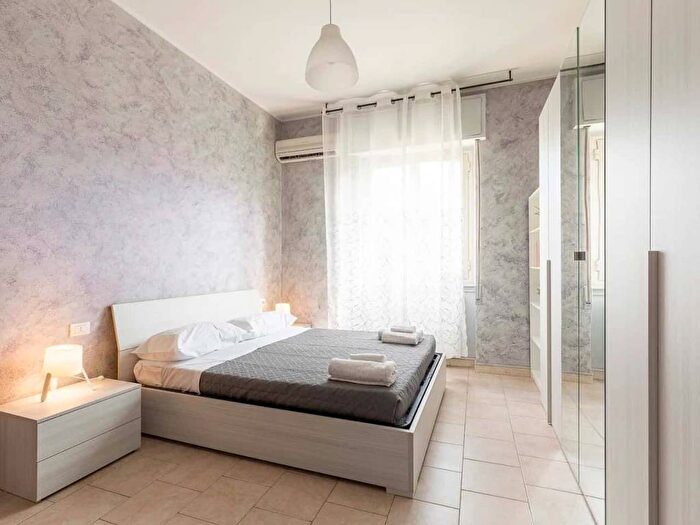 Appartamento bilocale in affitto in Via Maria Cristina, Centro, Pero