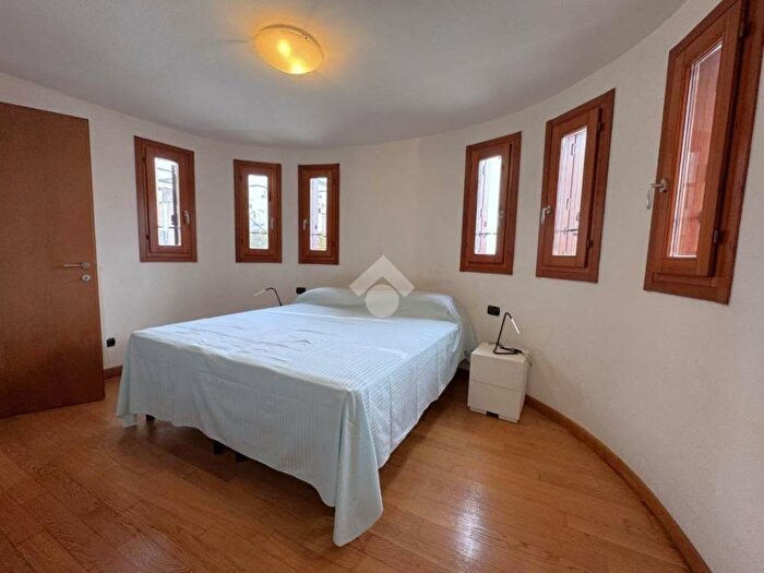 Appartamento bilocale in affitto in Via Luigi Alamanni, Vigentino Fatima, Milano