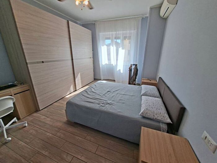 Appartamento trilocale in affitto in Via Angiolo Maffucci, Dergano, Milano
