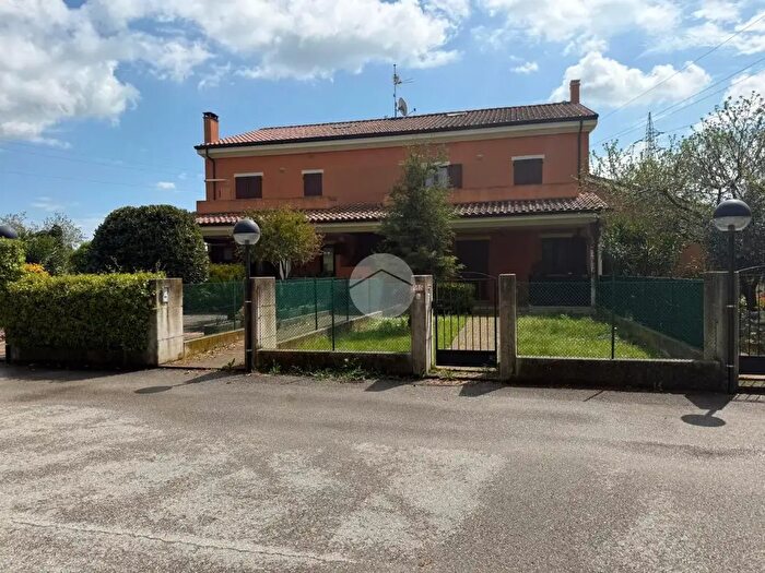 Appartamento trilocale in vendita in Via Flaminia, Fano