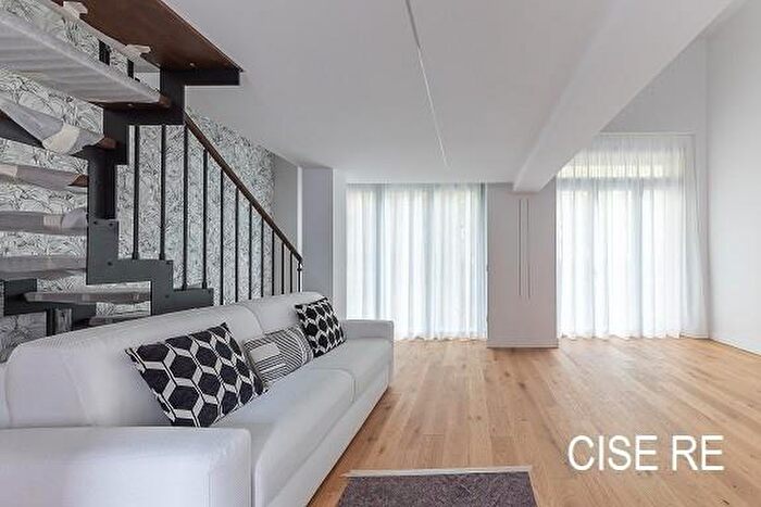 Appartamento trilocale in affitto in Via Ferrini, Milano