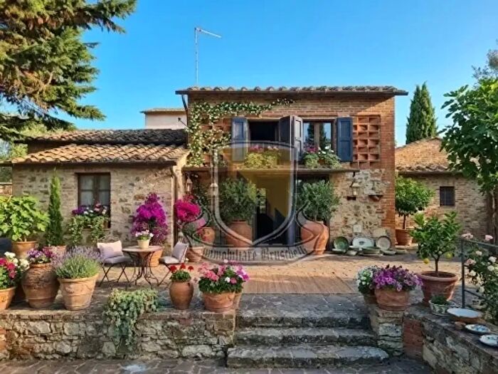 Casa con 6 locali in vendita in Castelnuovo Berardenga