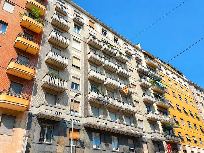 Appartamento trilocale in affitto in Viale Tunisia, Buenos Aires, Milano