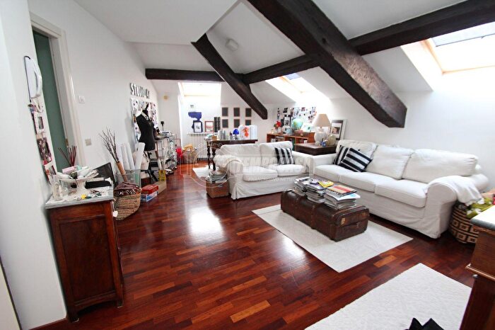 Appartamento trilocale in vendita in Via Piave, Novara