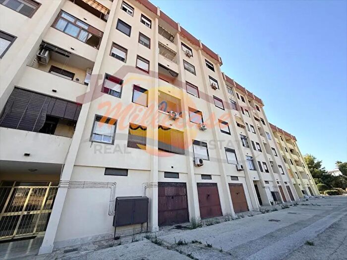 Appartamento con 5 locali in vendita in Via Aldo Carratore, Siracusa