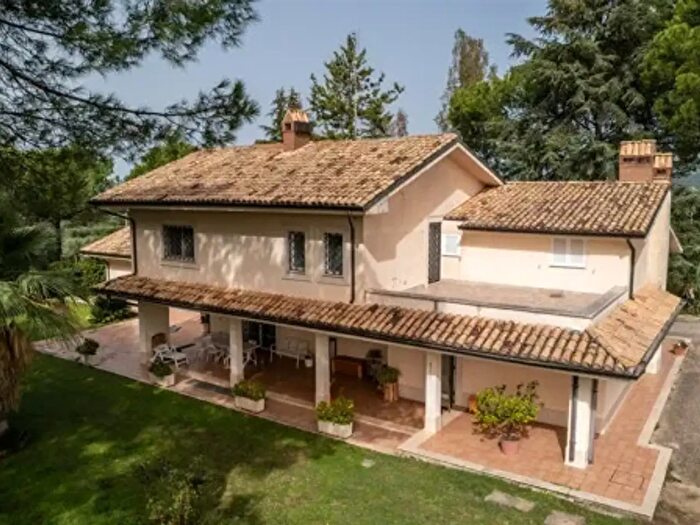 Casa con 6 locali in vendita in Via Colle Fattore, Gallicano Nel Lazio