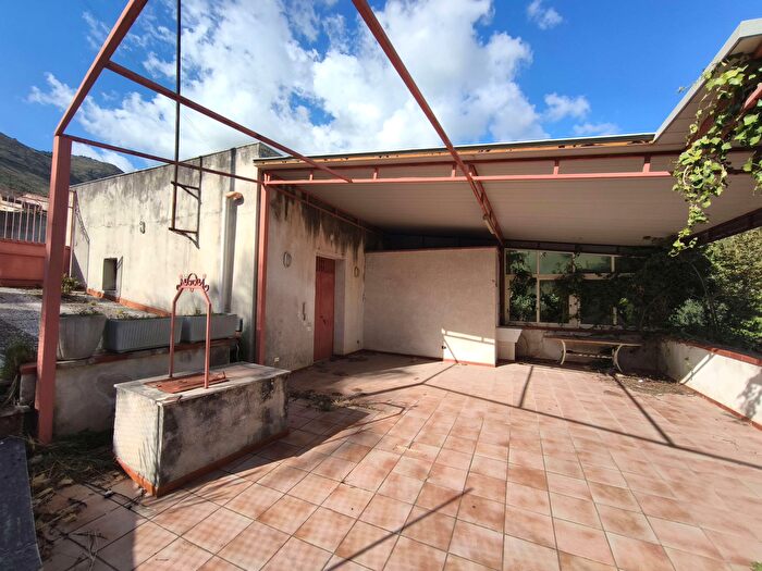 Casa bilocale in vendita in Via Angialosi, Carini