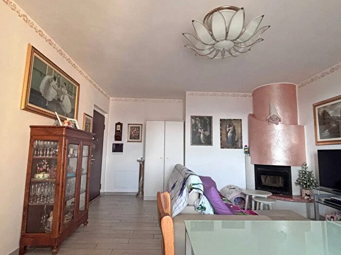 Appartamento trilocale in vendita in Via Donatello, Voghera