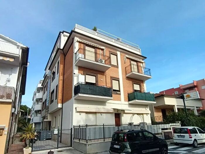 Appartamento trilocale in vendita in Piazza Giacomo Matteotti, Tortoreto