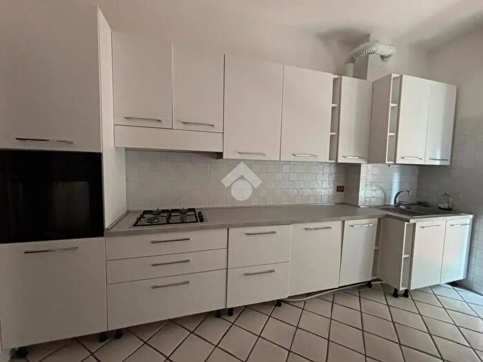 Appartamento trilocale in affitto in Via Robecchi Brichetti, Pavia