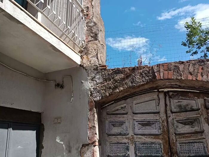 Casa con 9 locali in vendita in Via Duca degli Abruzzi, Mondragone