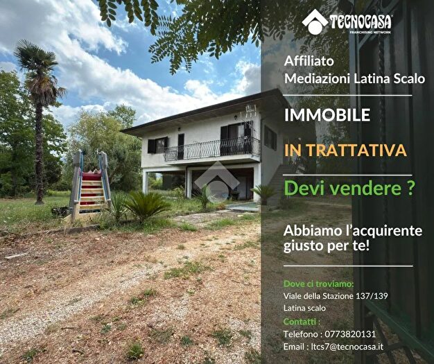 Casa trilocale in vendita in Via Le Pastine, Sermoneta