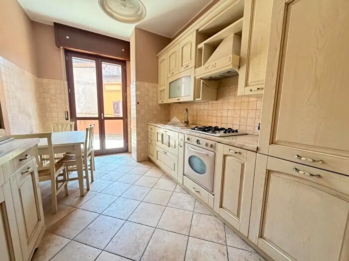 Appartamento trilocale in vendita in Via Regina Margherita, Gorlago