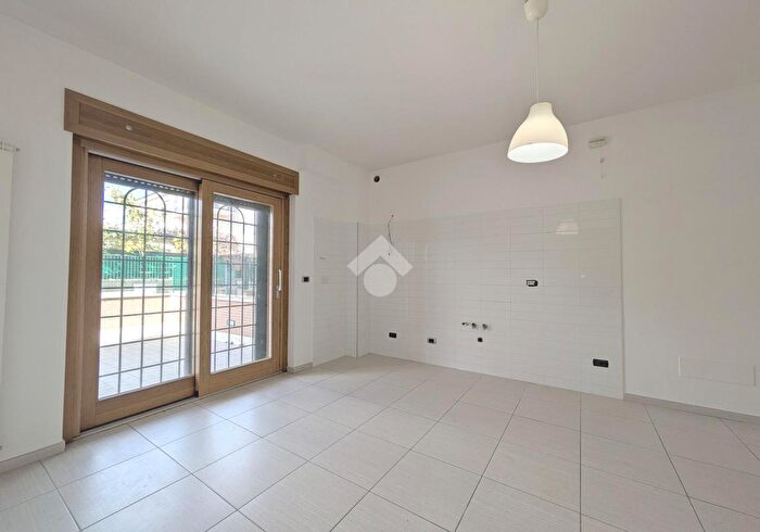 Appartamento bilocale in vendita in Via Roberto Paribeni, Roma