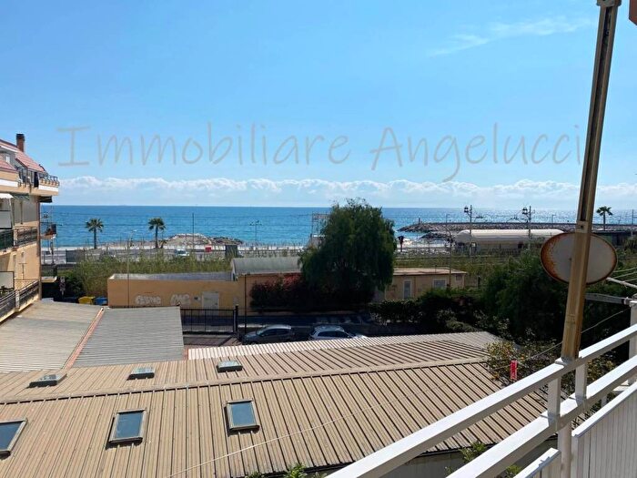 Appartamento bilocale in affitto in Via Aurelia, Centro, Loano