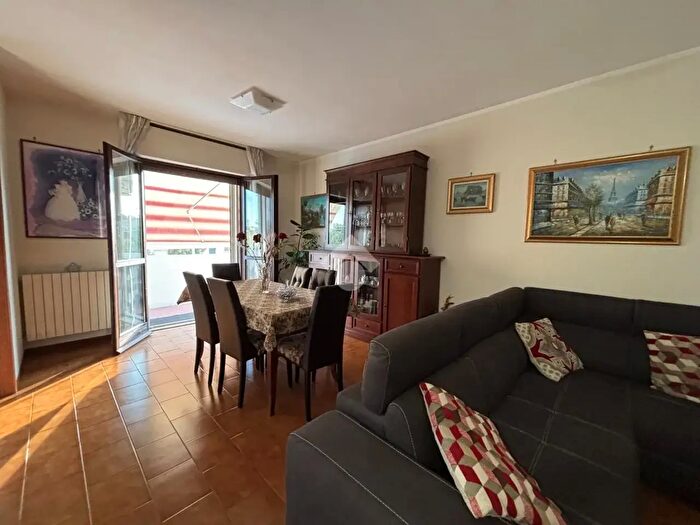 Appartamento bilocale in vendita in Via R Lombardi, Suzzara