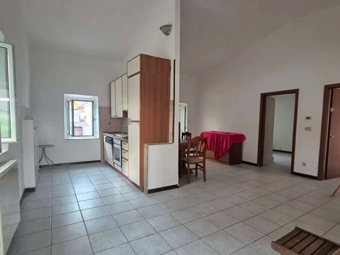 Casa quadrilocale in vendita in Massa