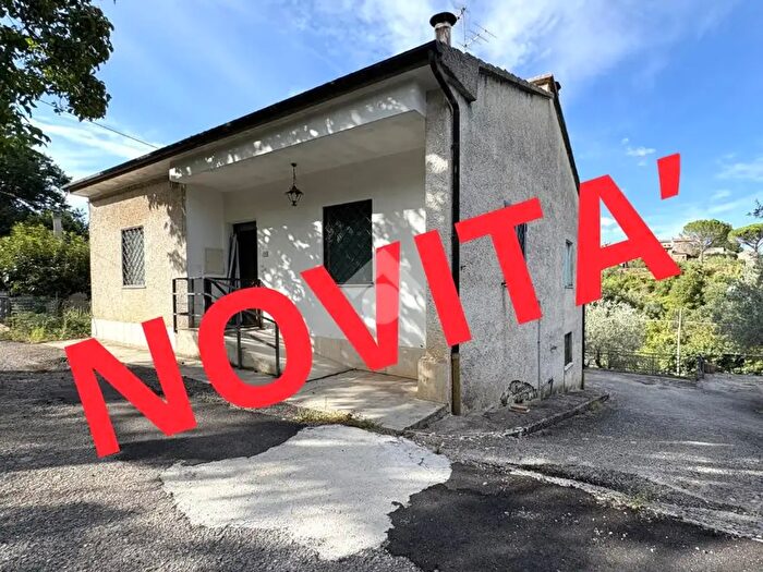 Casa trilocale in vendita in Via Capitonese, Narni