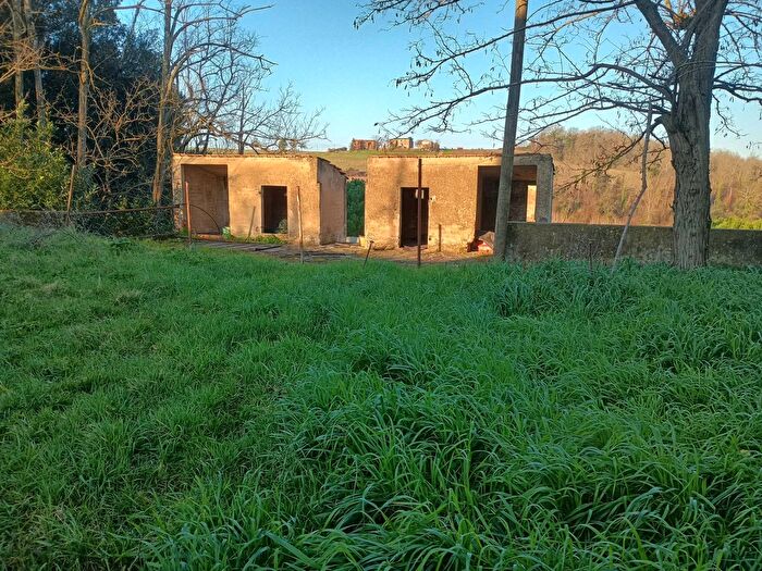 Casa con 10 locali in vendita in Via Santissima Annunziata, Capannoli