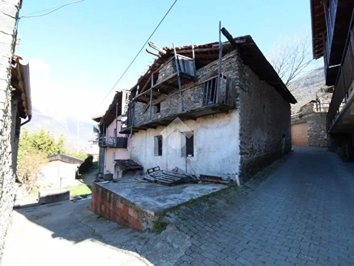 Casa con 6 locali in vendita in Frazione Prelaz, Pontey