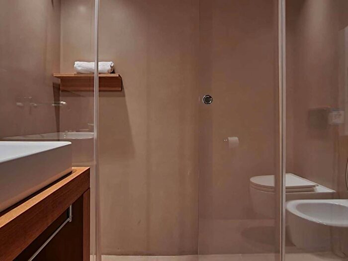 Appartamento trilocale in affitto in Via Giulio e Corrado Venini, Centrale, Milano