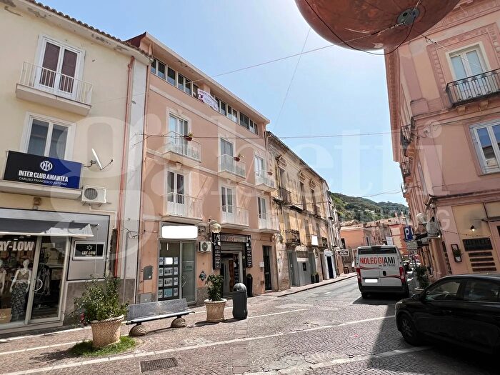 Appartamento con 5 locali in vendita in Via Vittorio Emanuele, Amantea