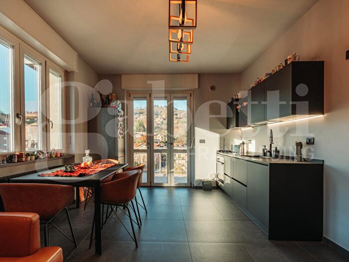 Appartamento trilocale in vendita in Via Nazario Sauro, Pinerolo