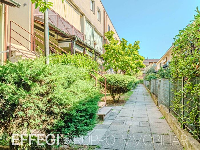 Appartamento trilocale in vendita in Via Enrico Fermi, Centro, Vignate
