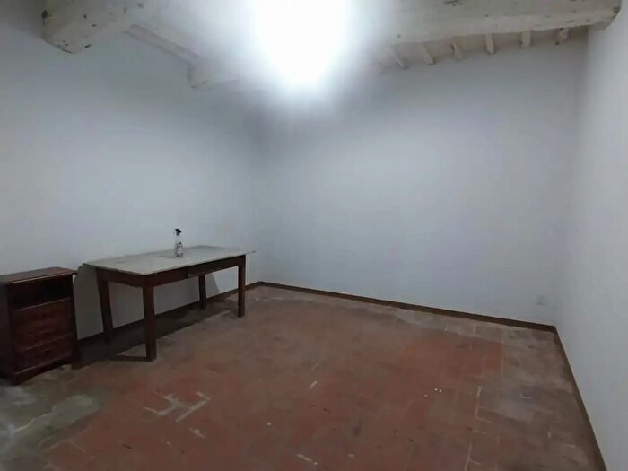 Casa con 6 locali in vendita in Cascina