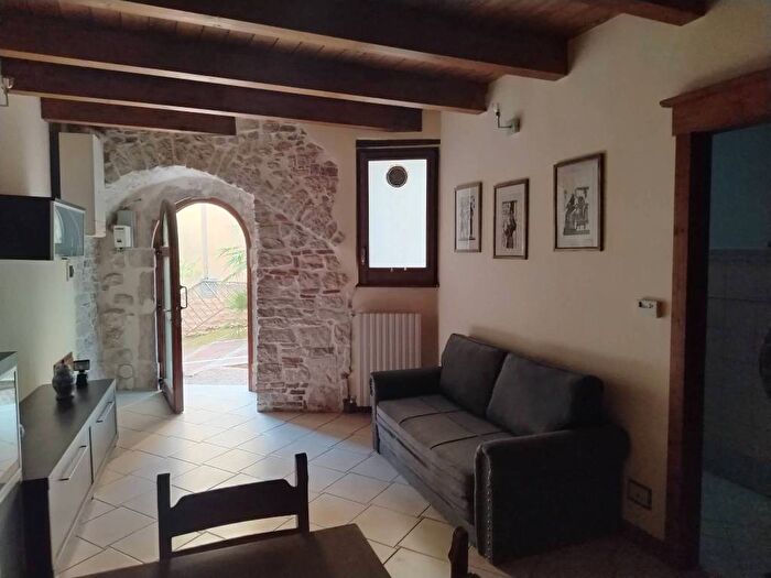 Appartamento trilocale in affitto in Vico Carnaio, Centro Storico, Campobasso