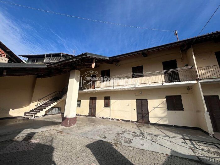 Casa con 8 locali in vendita in Vicolo Buffino, Aglie