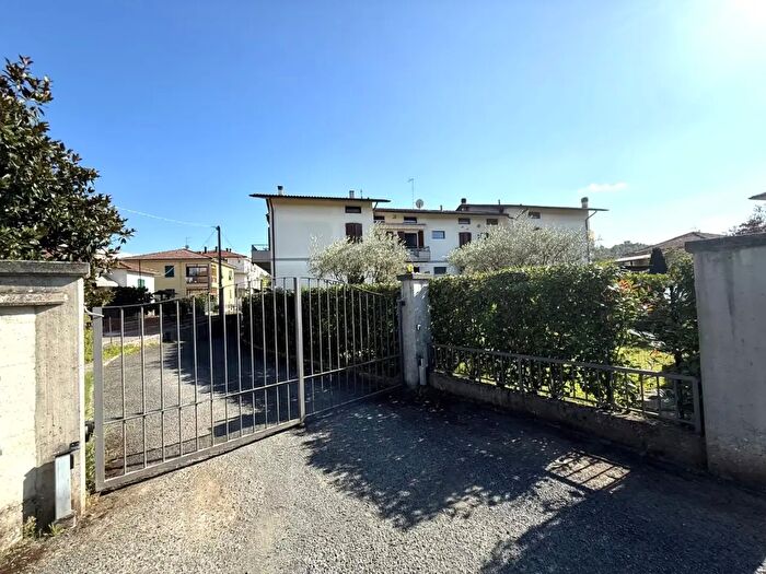 Appartamento con 8 locali in vendita in Aulla