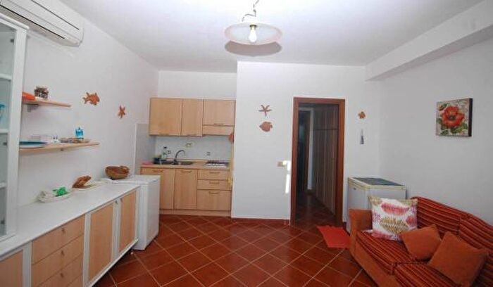 Appartamento bilocale in vendita in Località Padreterno, Rio