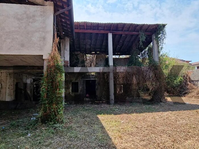 Casa con 20 locali in vendita in Vicolo Consoli, Brembate