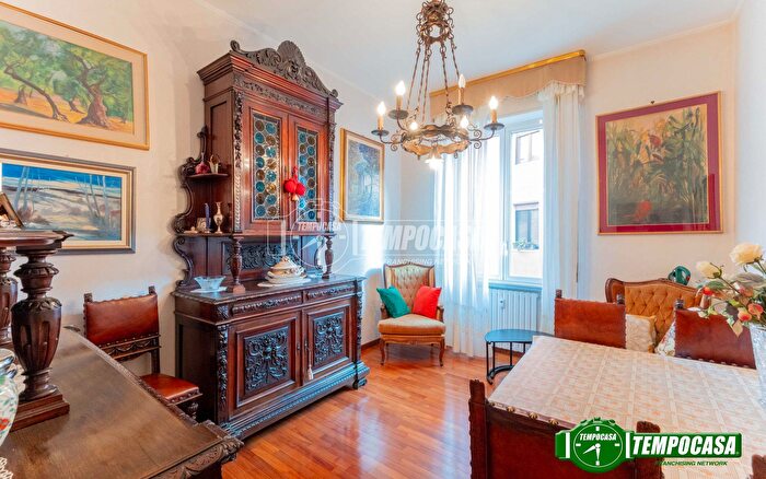 Appartamento trilocale in vendita in Via Luigi Biraghi, Milano