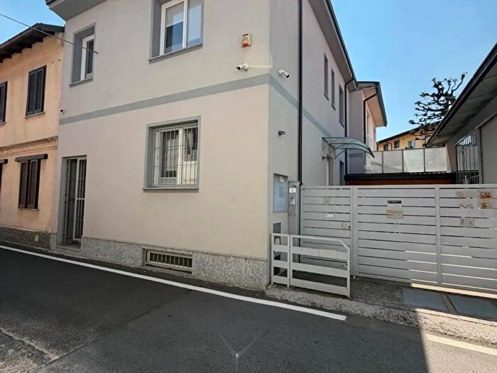 Casa con 5 locali in vendita in Via Marsala, Inveruno