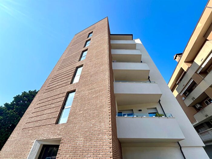 Appartamento trilocale in vendita in Via della Madonna Alta, Perugia