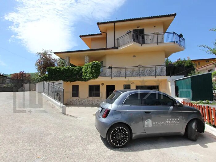 Casa con 7 locali in vendita in Via Pitagora Prima Traversa, San Fili