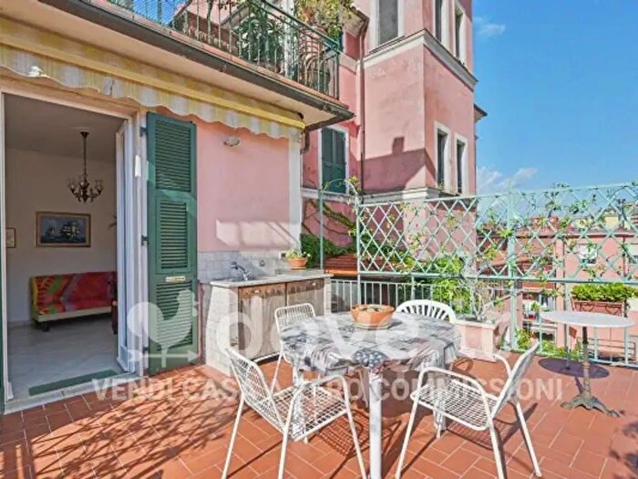 Appartamento bilocale in vendita in Via della Repubblica, Lerici