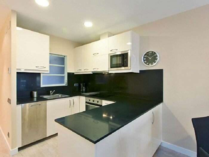 Appartamento bilocale in affitto in Via Amerigo Vespucci, Garibaldi Ferrovia, Napoli