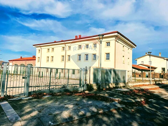 Appartamento trilocale in vendita in Nogarole Rocca